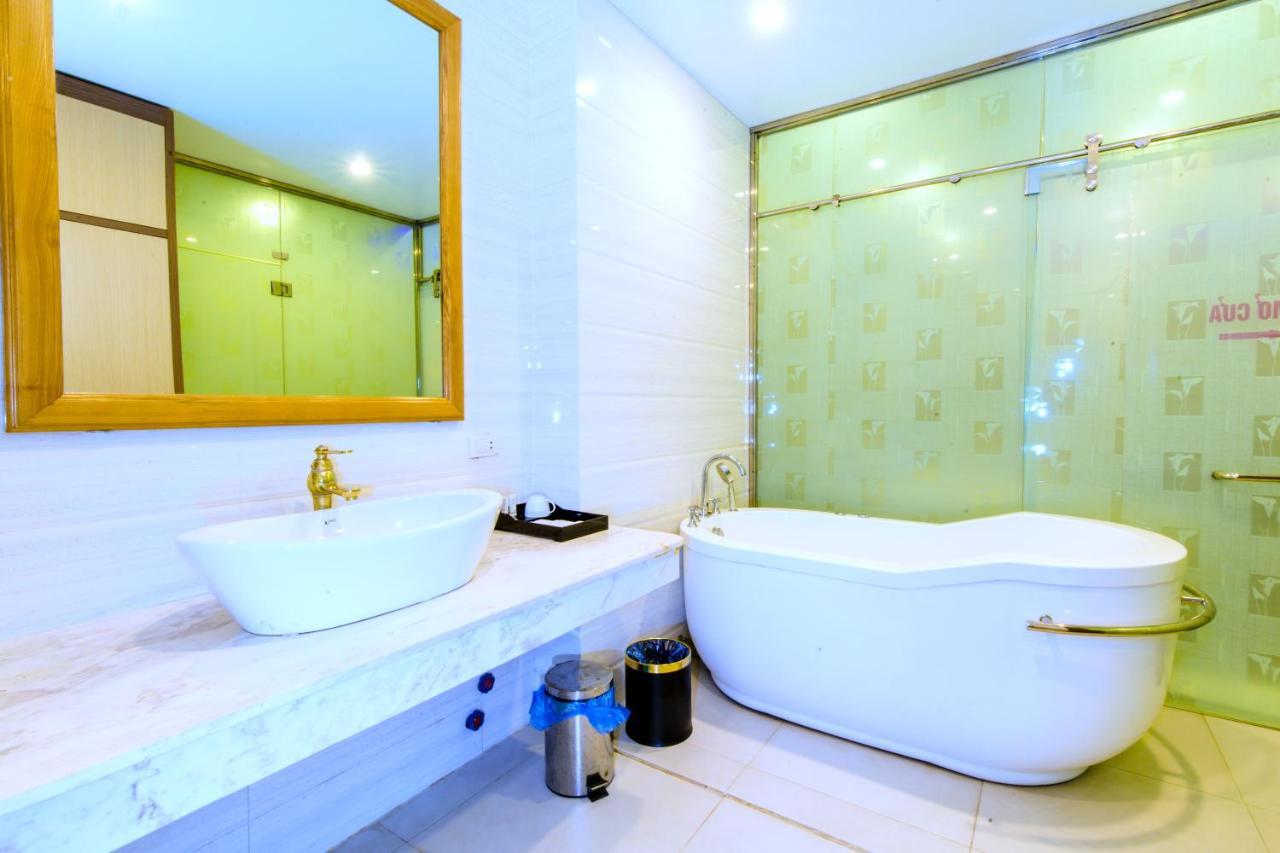 Hoa Dao Hotel Hoa Binh Exterior photo