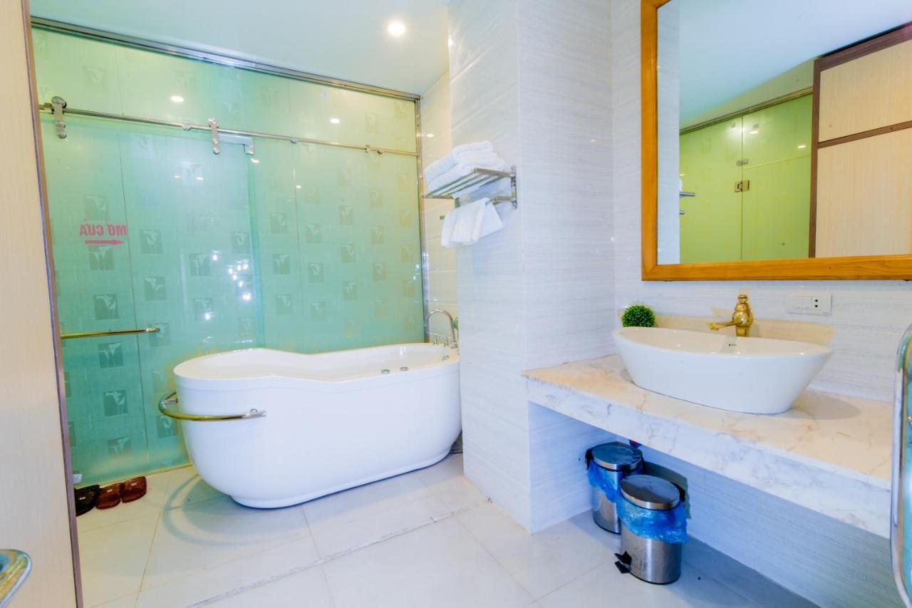 Hoa Dao Hotel Hoa Binh Exterior photo