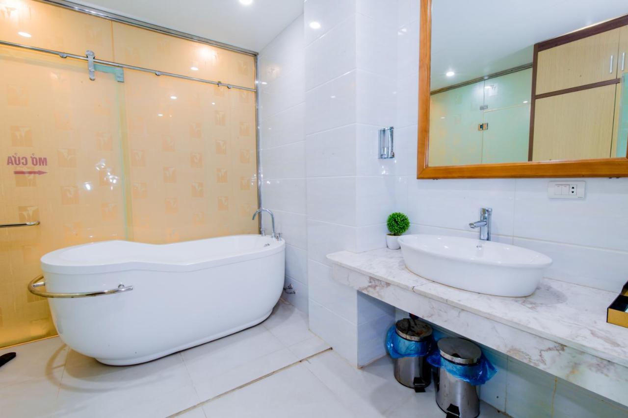 Hoa Dao Hotel Hoa Binh Exterior photo
