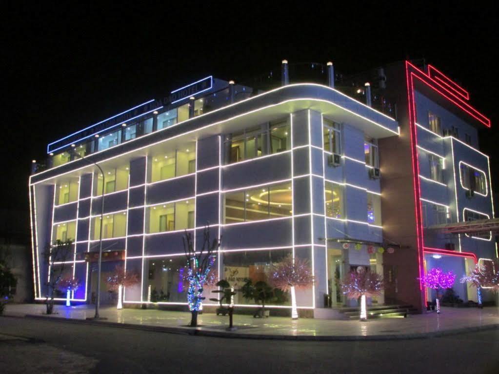 Hoa Dao Hotel Hoa Binh Exterior photo